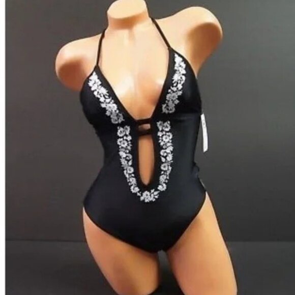 Abercrombie & Fitch Black and White One Piece Swimsuit - Picture 2 of 8